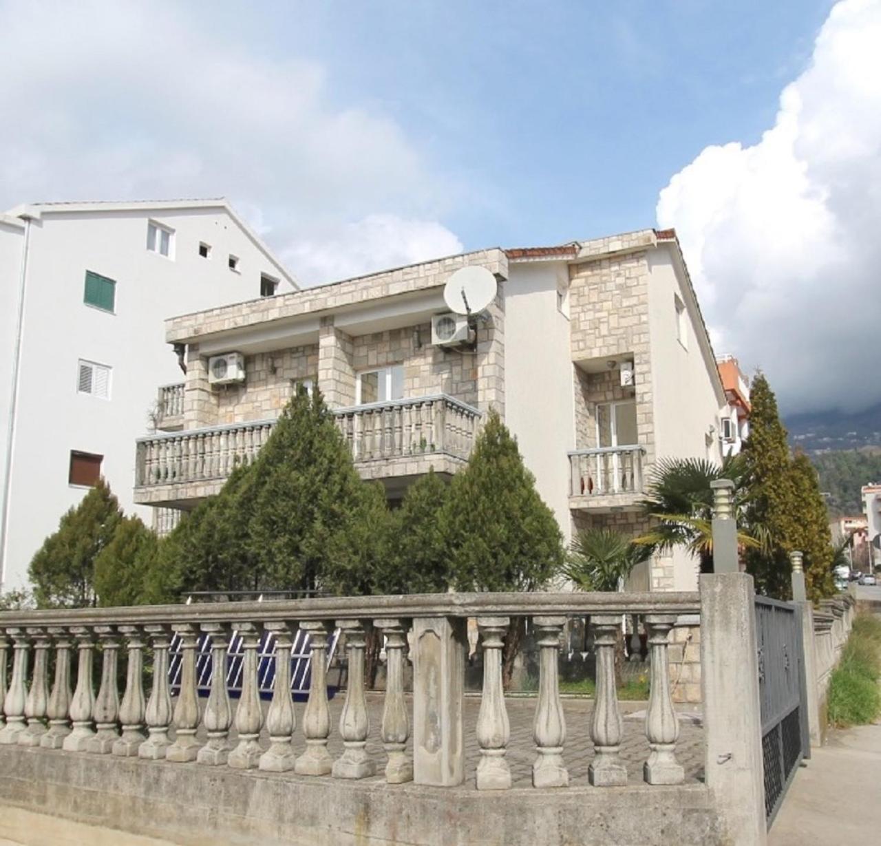 Guest House Heart Of Budua Esterno foto